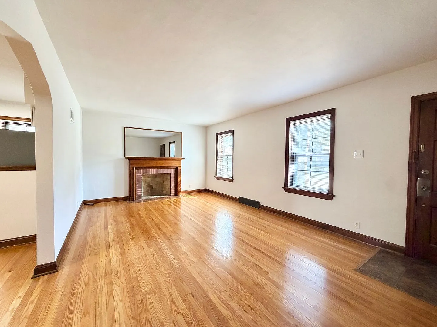 4734 Locke Avenue — Photo 3