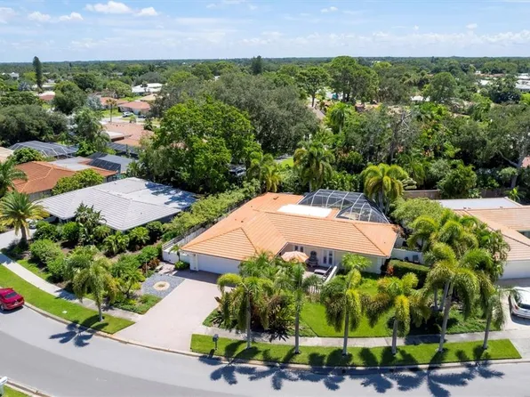 7459 Biltmore Dr, Sarasota, FL 34231
