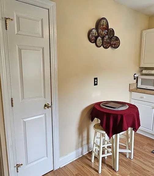 7348 Highmarket St — Photo 13