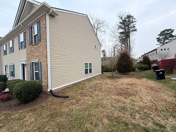 2nd image of 1501 Stonewall Manor Dr #1