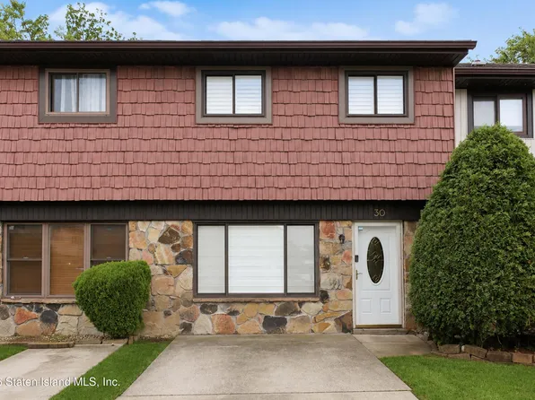 30 Sutton Pl, Staten Island, NY 10312