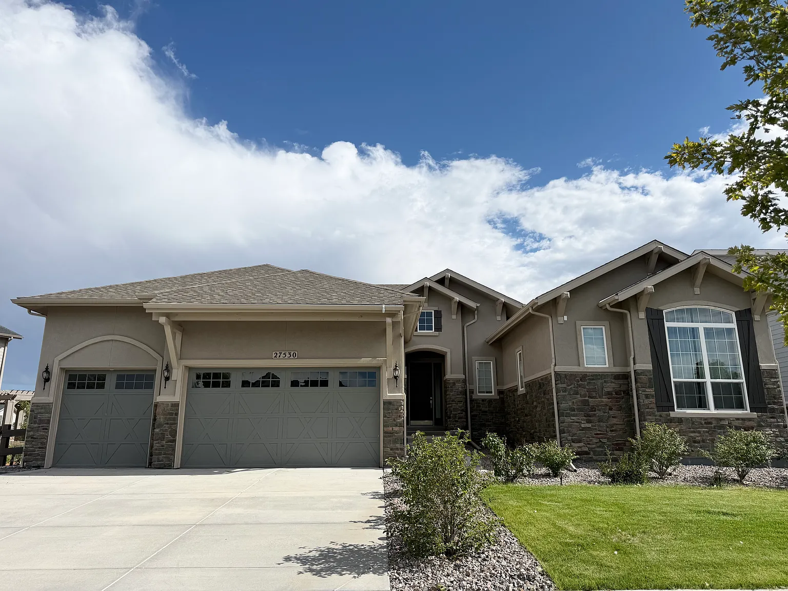 4 bed, 3925 sqft, $4,800 — Photo 1