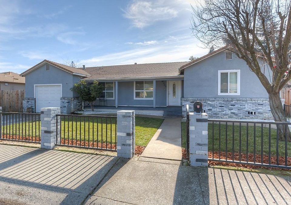 1st image of 466 Ainsley Ave