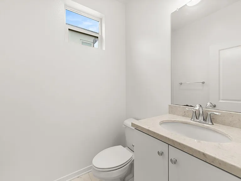 129 N 5th St #F — Photo 12