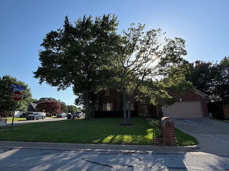 4610 Bay Point Dr — Photo 1