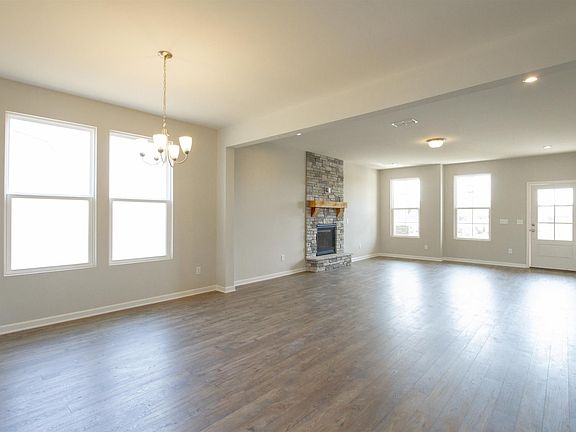 4th image of 3508 Blackwell Blvd #183-lot 183