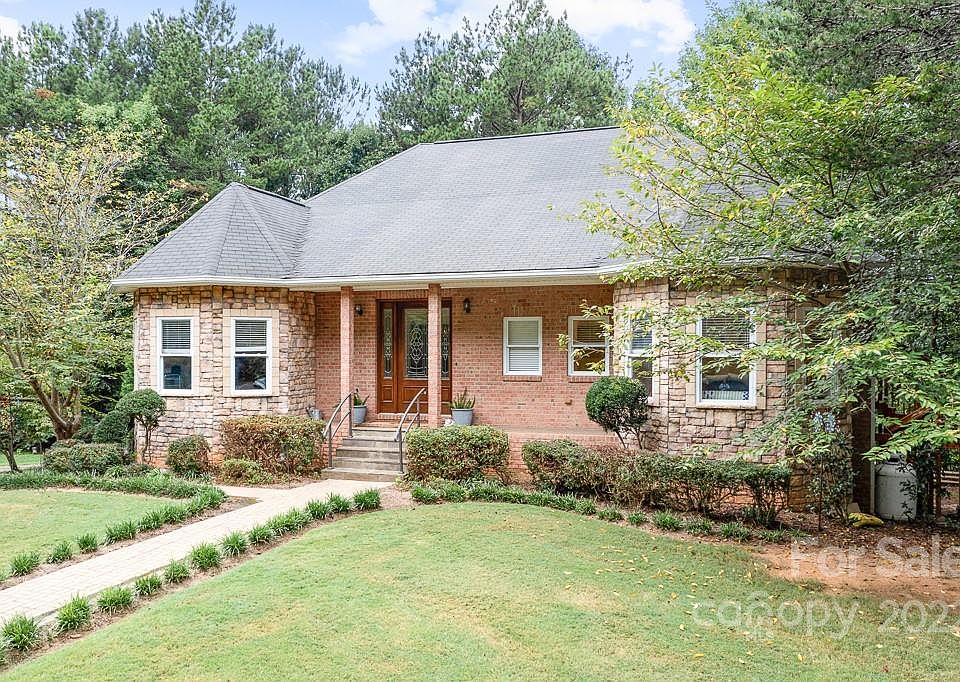 1st image of 3595 Lake Bluff Dr