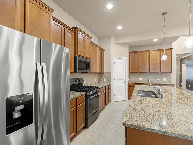 15714 Highlands Cove Dr — Photo 8