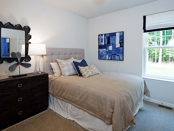Temporary image of the secondary bedroom of the Blair.