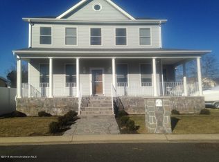 71 Compton St, Belford, NJ 07718