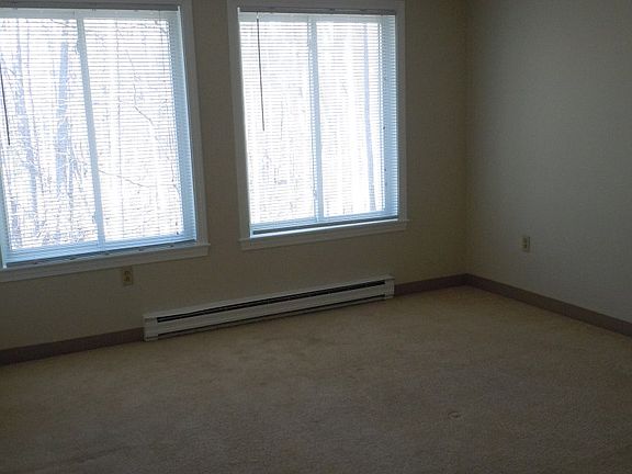 4th image of 135 Portland Ave APT 202