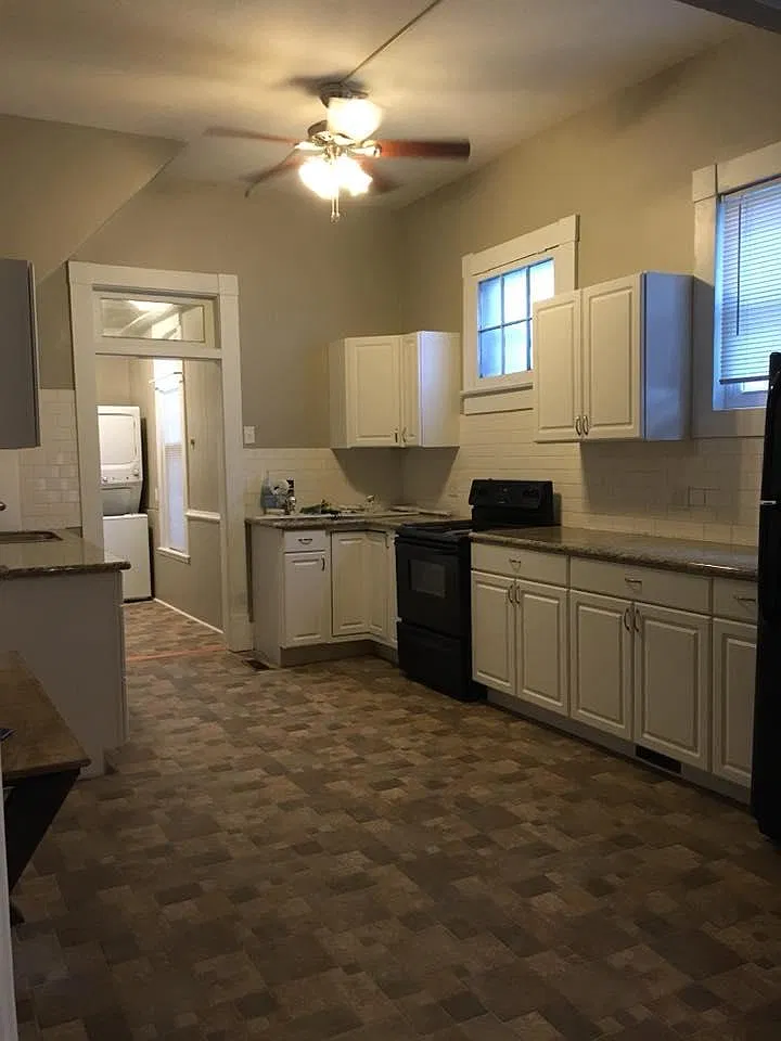 5 bed, 1500 sqft, $2,365 — Photo 2