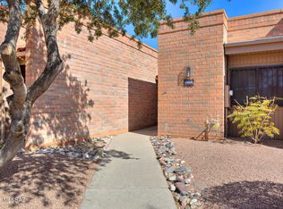 1460 W Desert Hills Dr, Green Valley, AZ 85622