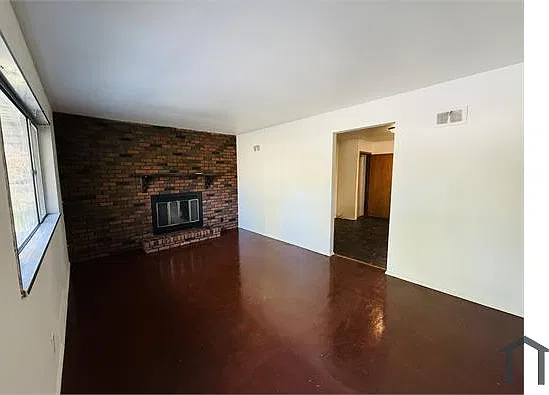 3 bed, 962 sqft, $1,595 — Photo 2