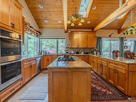 3rd image of 16528 Paradise Valley Rd