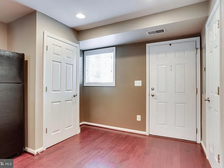 1615B N Van Dorn St #B — Photo 9