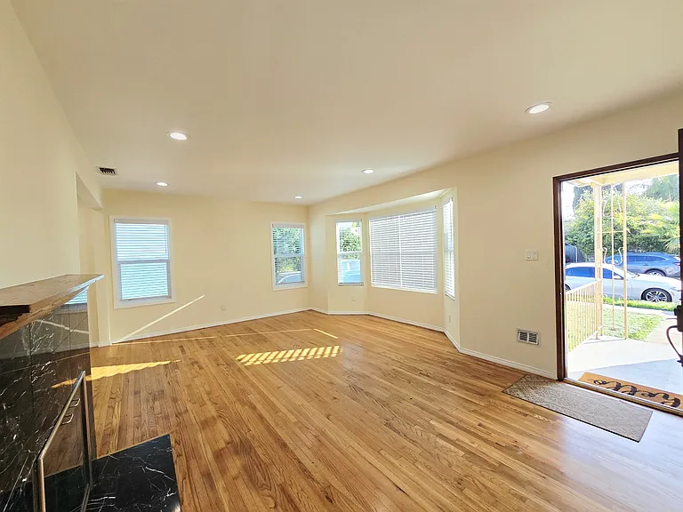 3633 Veteran Ave — Photo 4