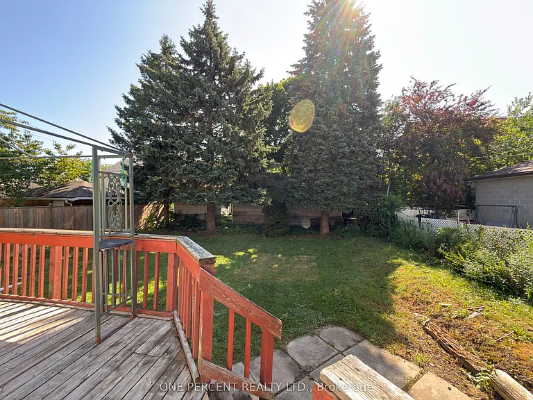 5082 Saint Lawrence Ave — Photo 23