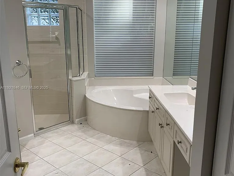 2518 Bay Pointe Ct — Photo 18