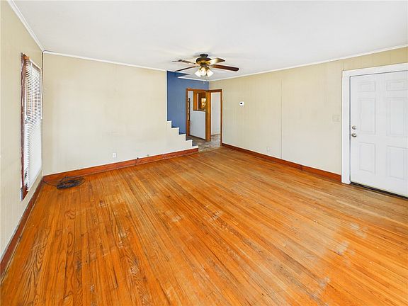 4th image of 4101 College Main St