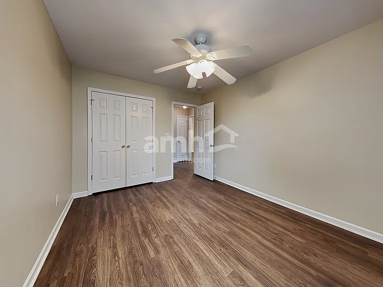 141 Sawhorse Dr — Photo 15