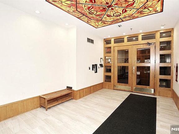 4th image of 109 Grand Ave APT 2A