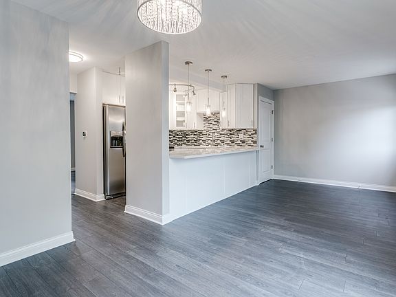 4th image of 1023 Ashton Ct