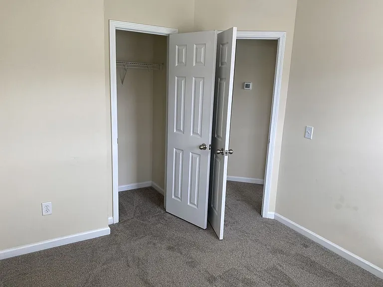 10020 Kings Parade Blvd — Photo 30