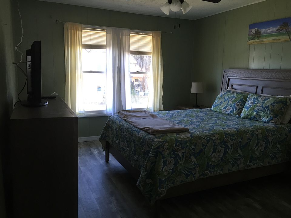 1st image of 30 SE Valare Ln #202