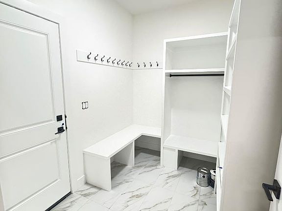 3rd image of 709 Mandalay Ave