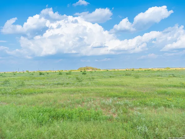 1800 S FM 187, Sabinal, TX 78801
