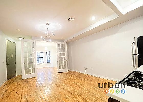3rd image of 1251 Jefferson Ave #3