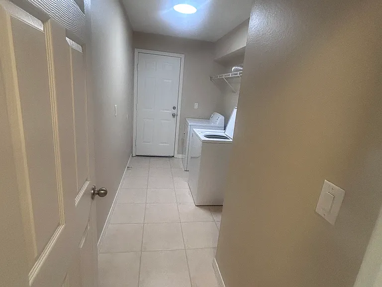 2593 Surfside Blvd — Photo 18