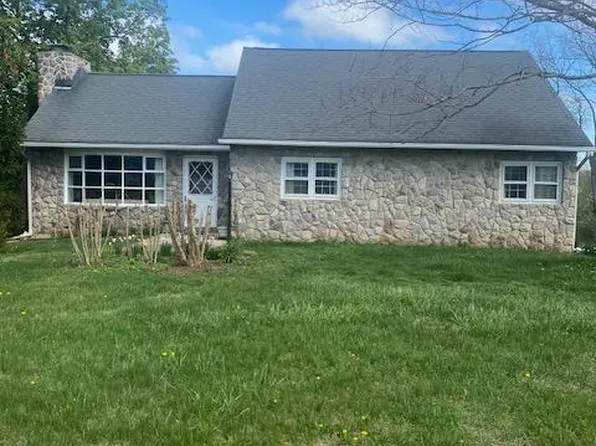 1070 Main St, Linfield, PA 19468