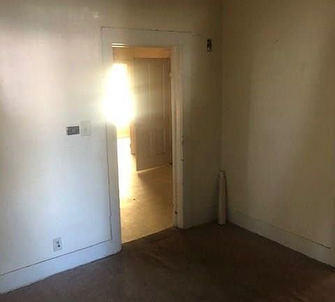 4th image of 605 Sylvan St
