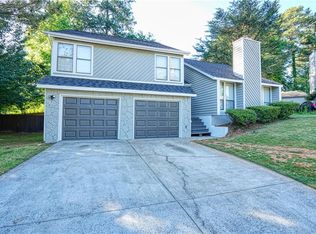 992 Devon Ct NW, Lilburn, GA 30047