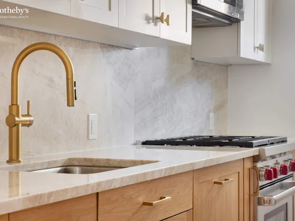 501 East 79th Street image 8 of 18