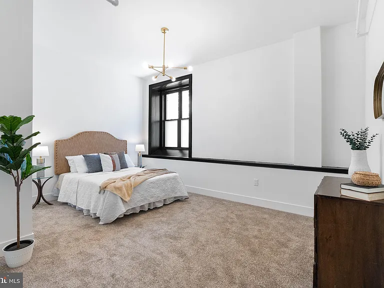 240 Hermitage St #102 — Photo 23