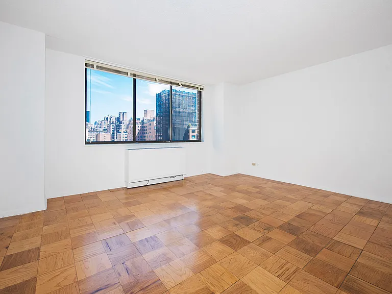429 E 52nd St #20A — Photo 5