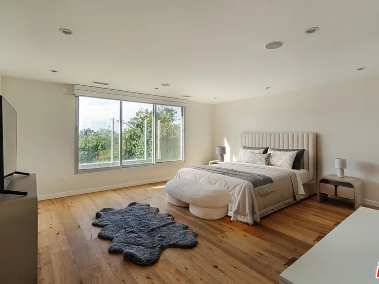 3423 Scadlock Ln — Photo 8