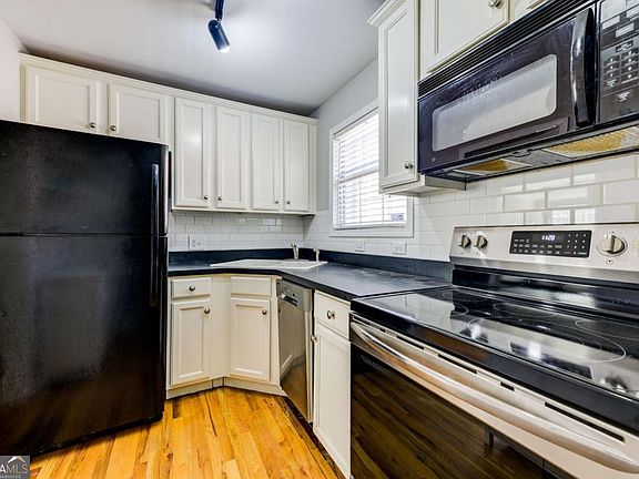 5th image of 3206 Mathieson Dr NE APT 2