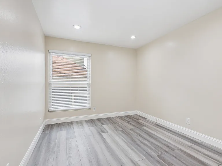 2431 Ellsworth St — Photo 17