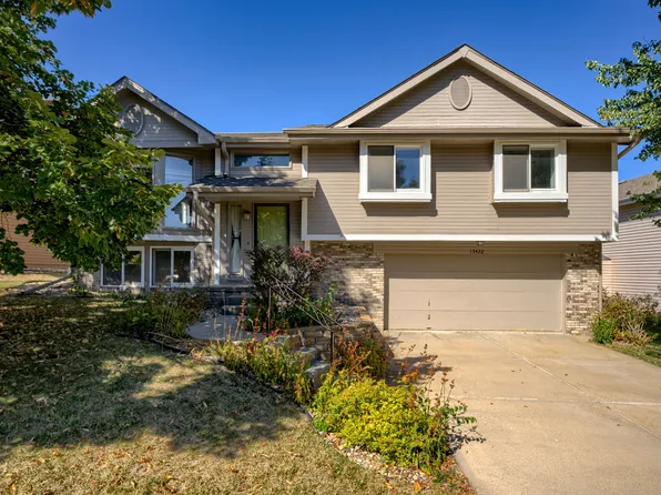 15422 Locust St, Omaha, NE 68116