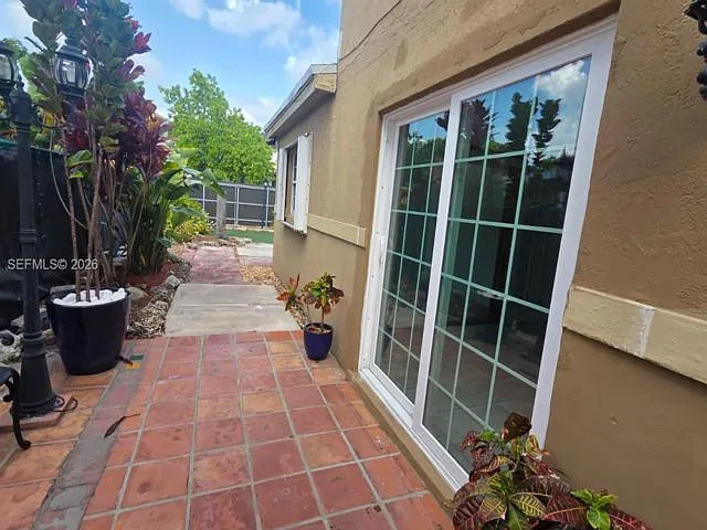 5 bed, 3.0 bath, 1685 sqft, $3,500 — Photo 3