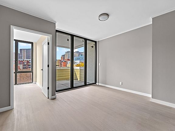 4th image of 2948 Brighton 4 St #2C