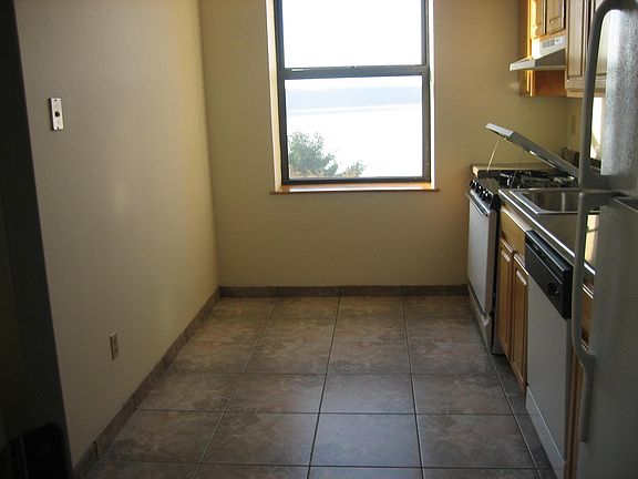 4th image of 181 Park Ave APT 2