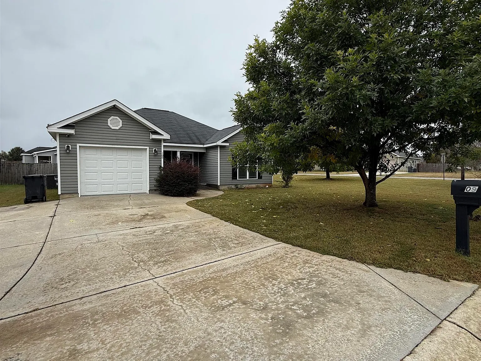 3 bed, 2.0 bath, 1290 sqft, $1,800 — Photo 2