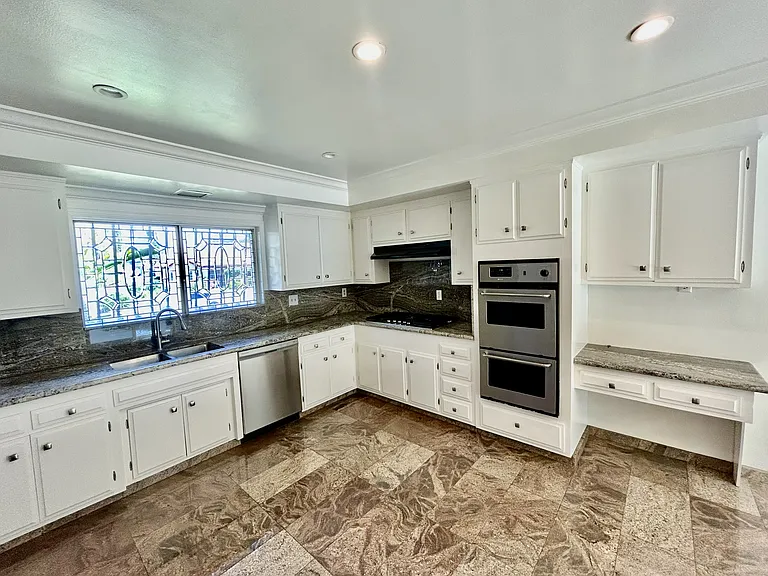 22525 Flamingo St — Photo 4