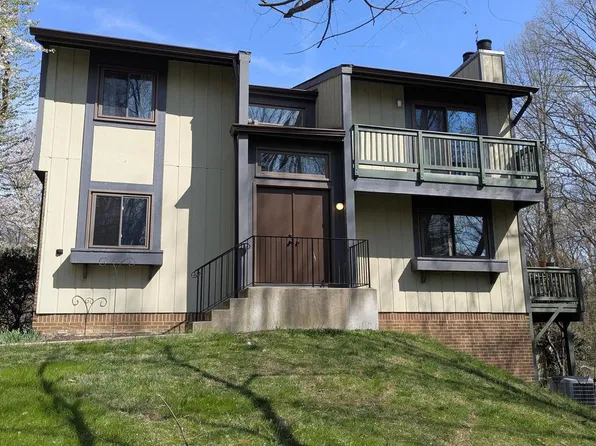 2200 Glencourse Ln, Reston, VA 20191