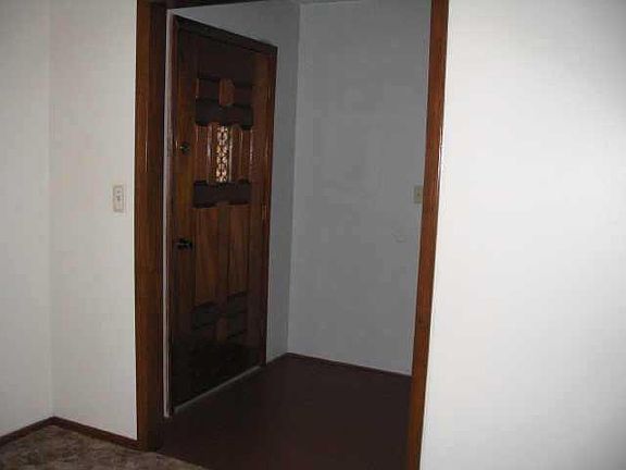 3rd image of 13 S Vickie Dr